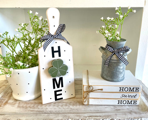 Seasonal decor cutting board, Interchangeable holiday decor
