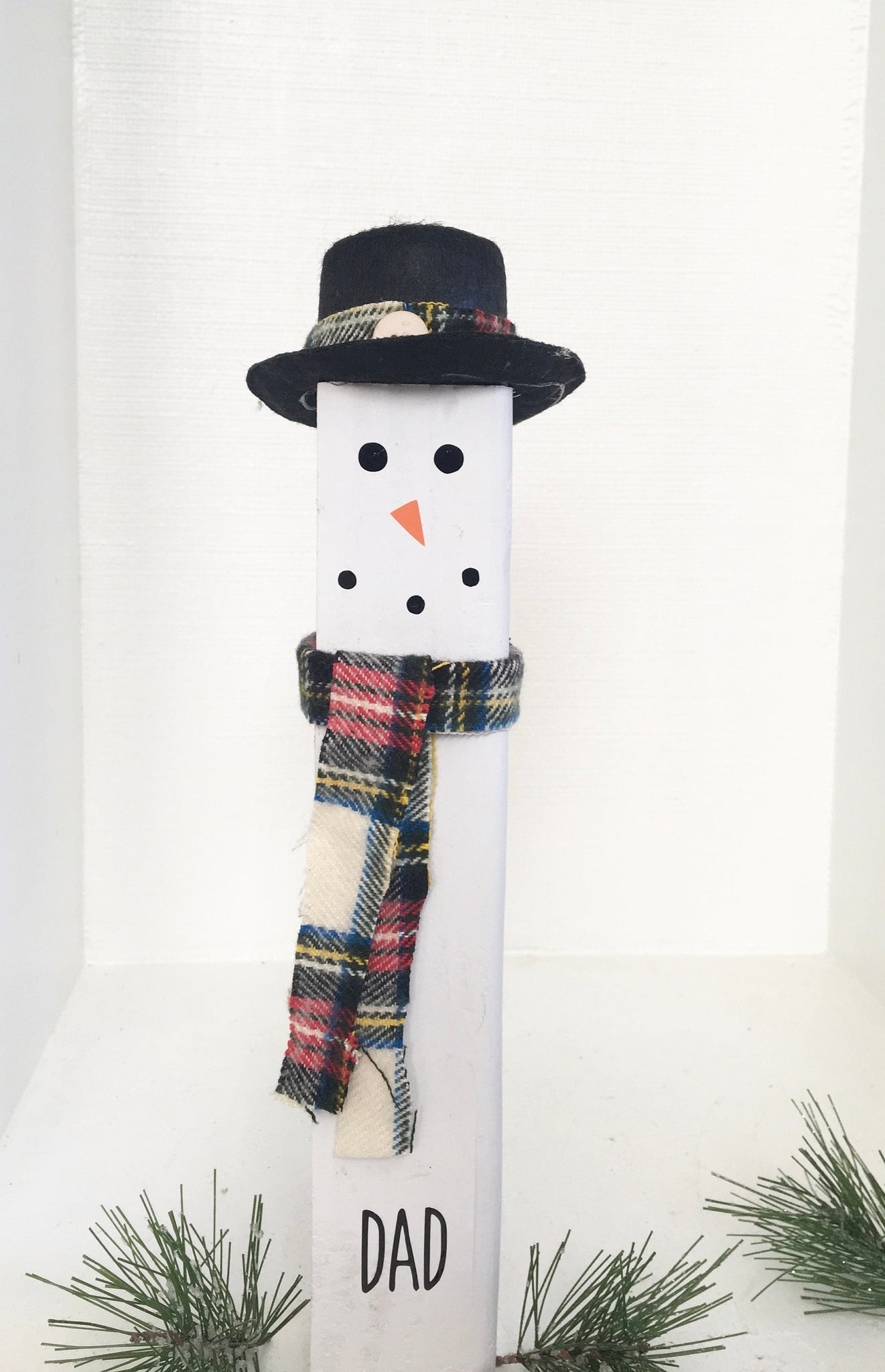 Personalized wood Snowman family