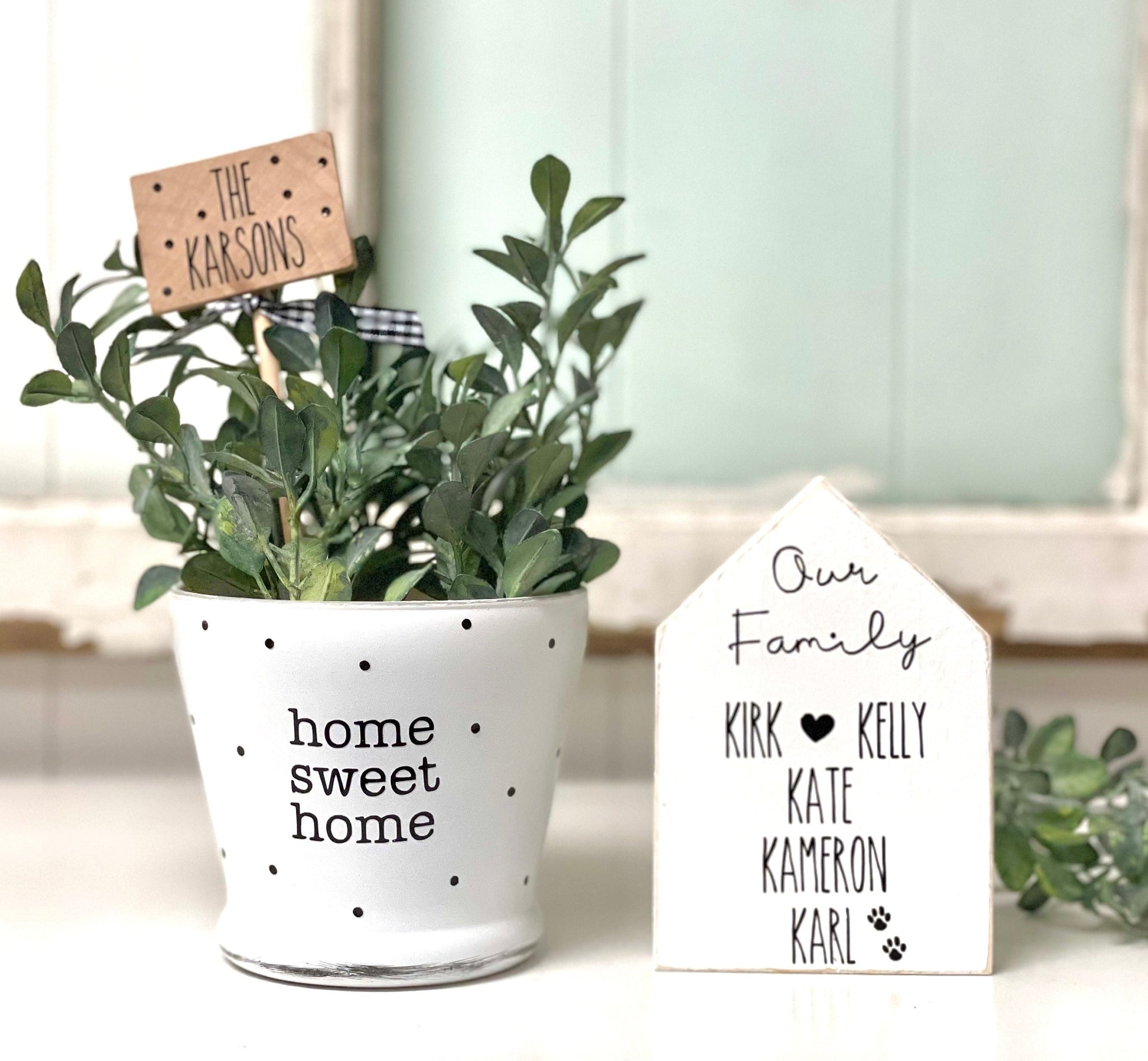 Home sweet home glass vase with personalized wood house