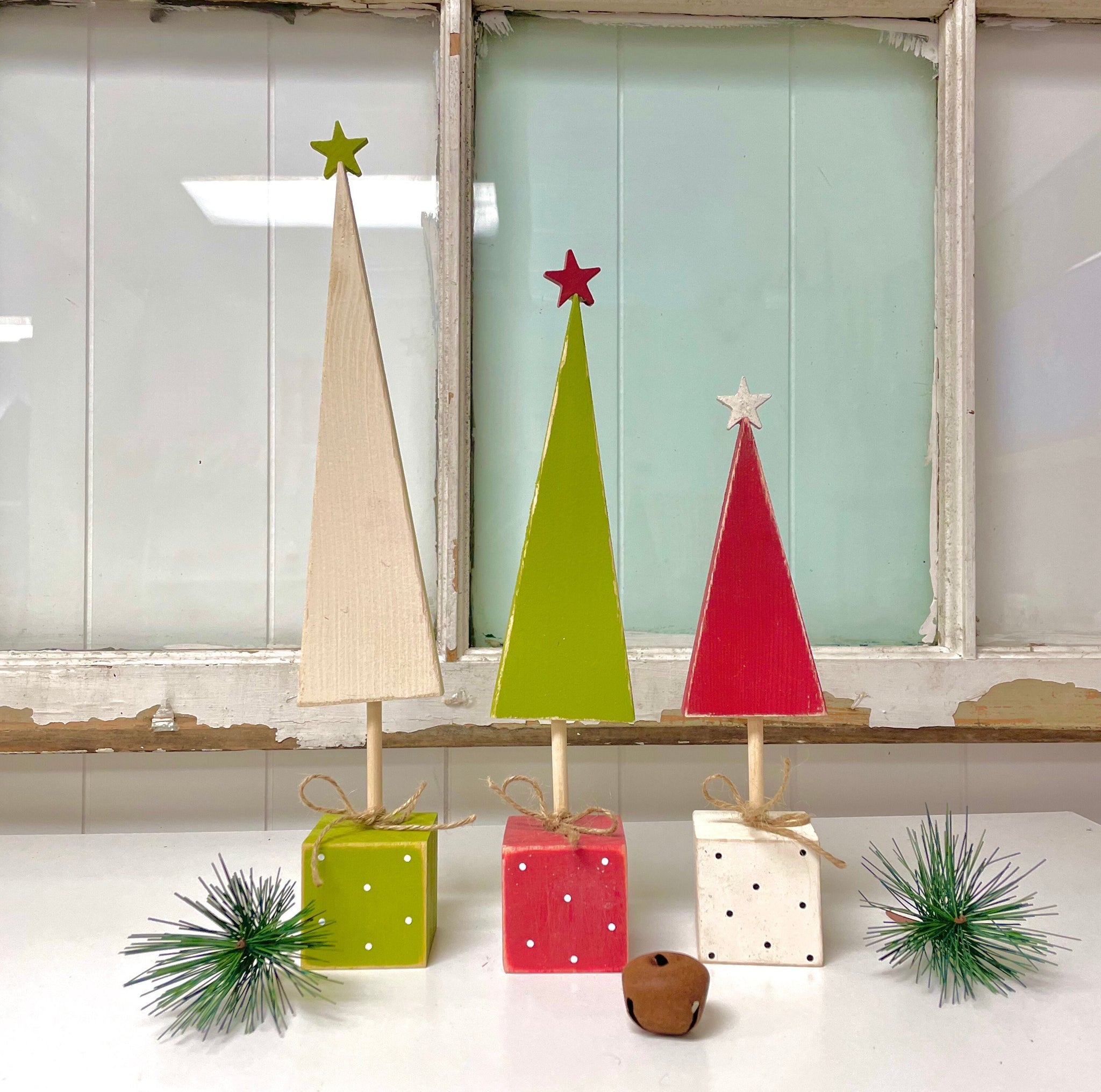 Wood Christmas trees, set of 3